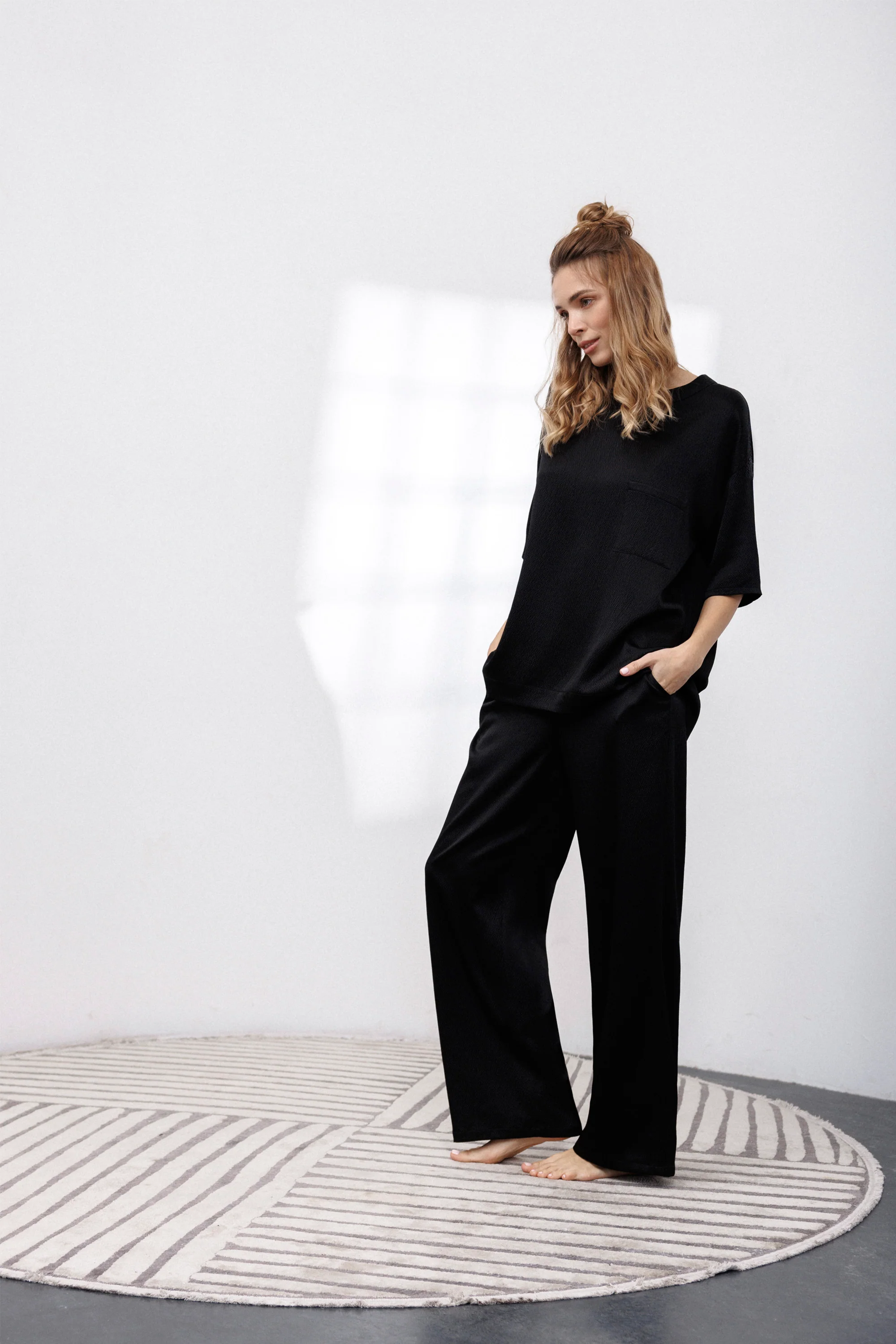 Bubble Silk Relaxed Pants in Black