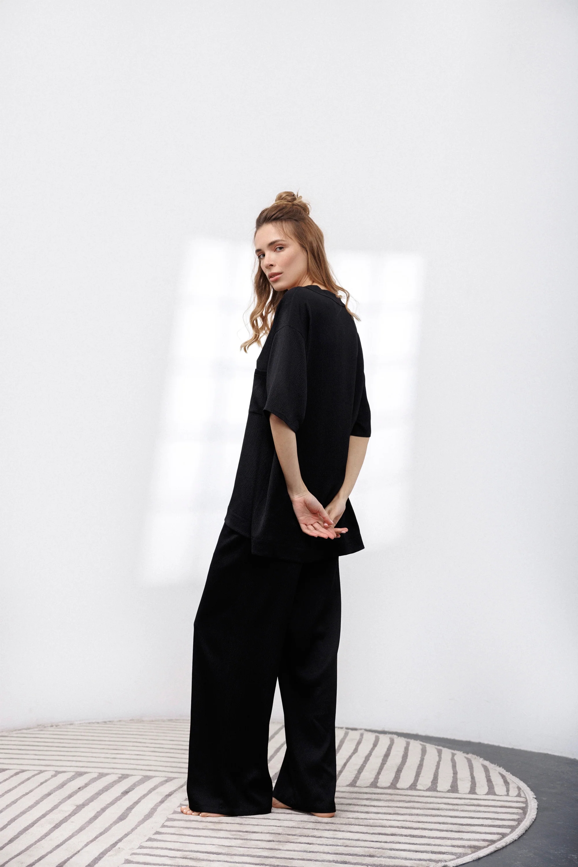 Bubble Silk Relaxed Pants in Black