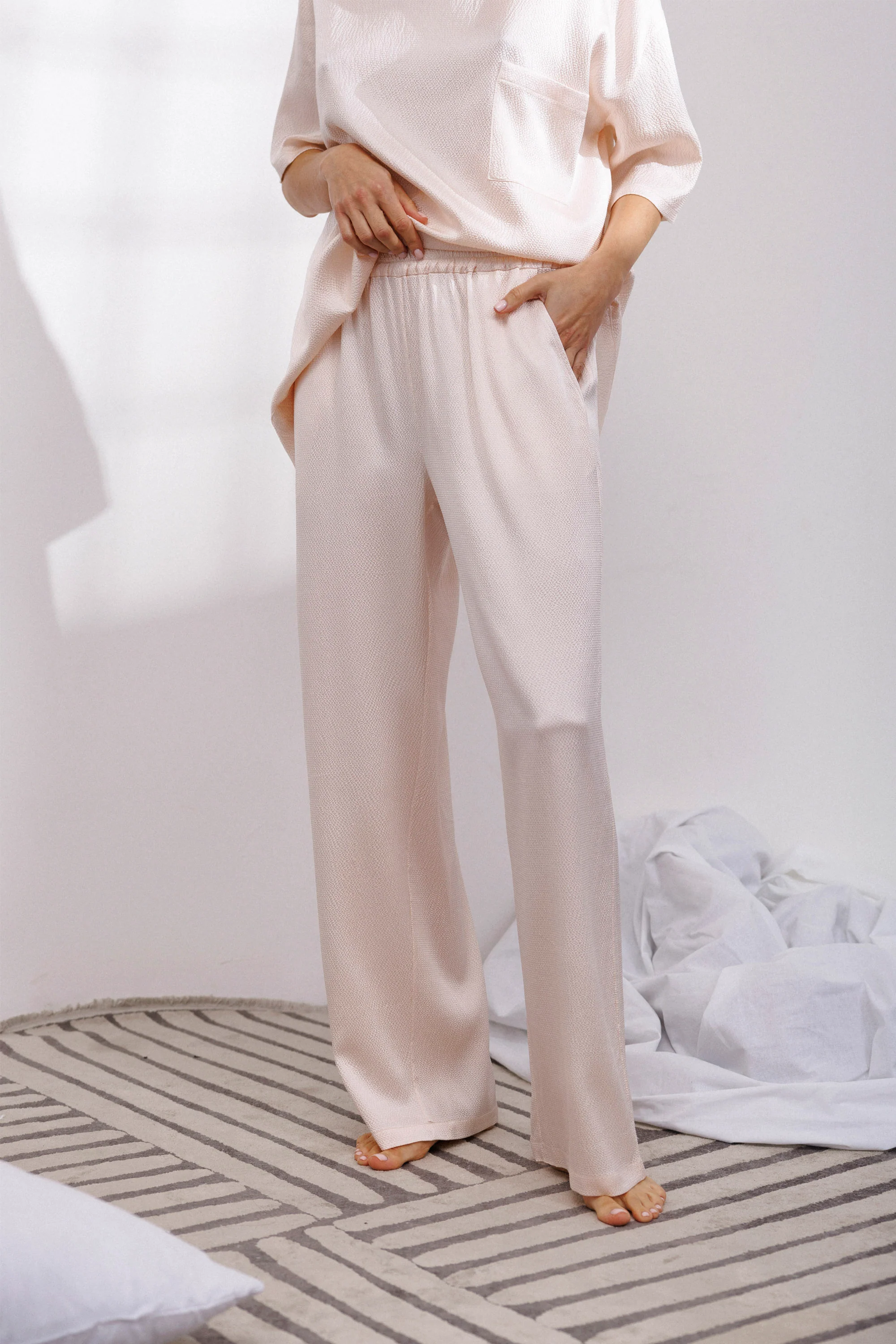 Bubble Silk Relaxed Pants in Powder