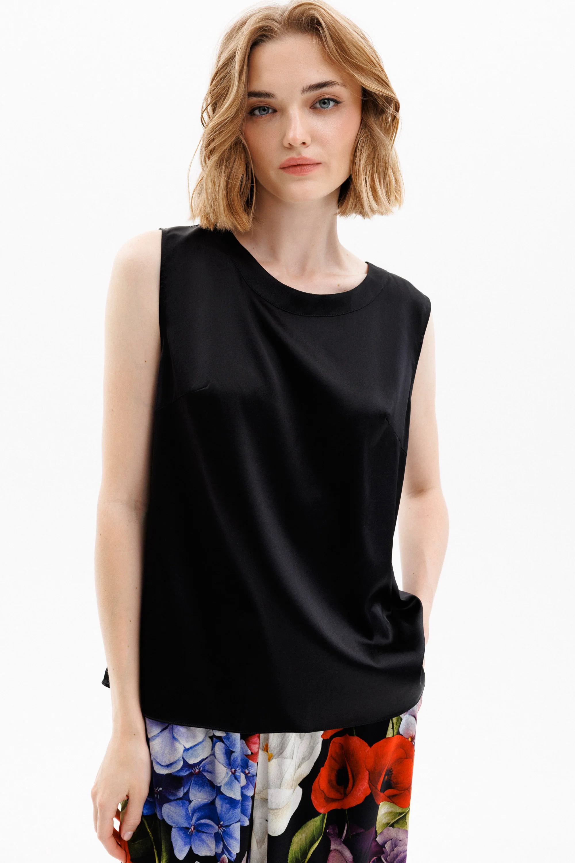 Silk Sleeveless Blouse in Black