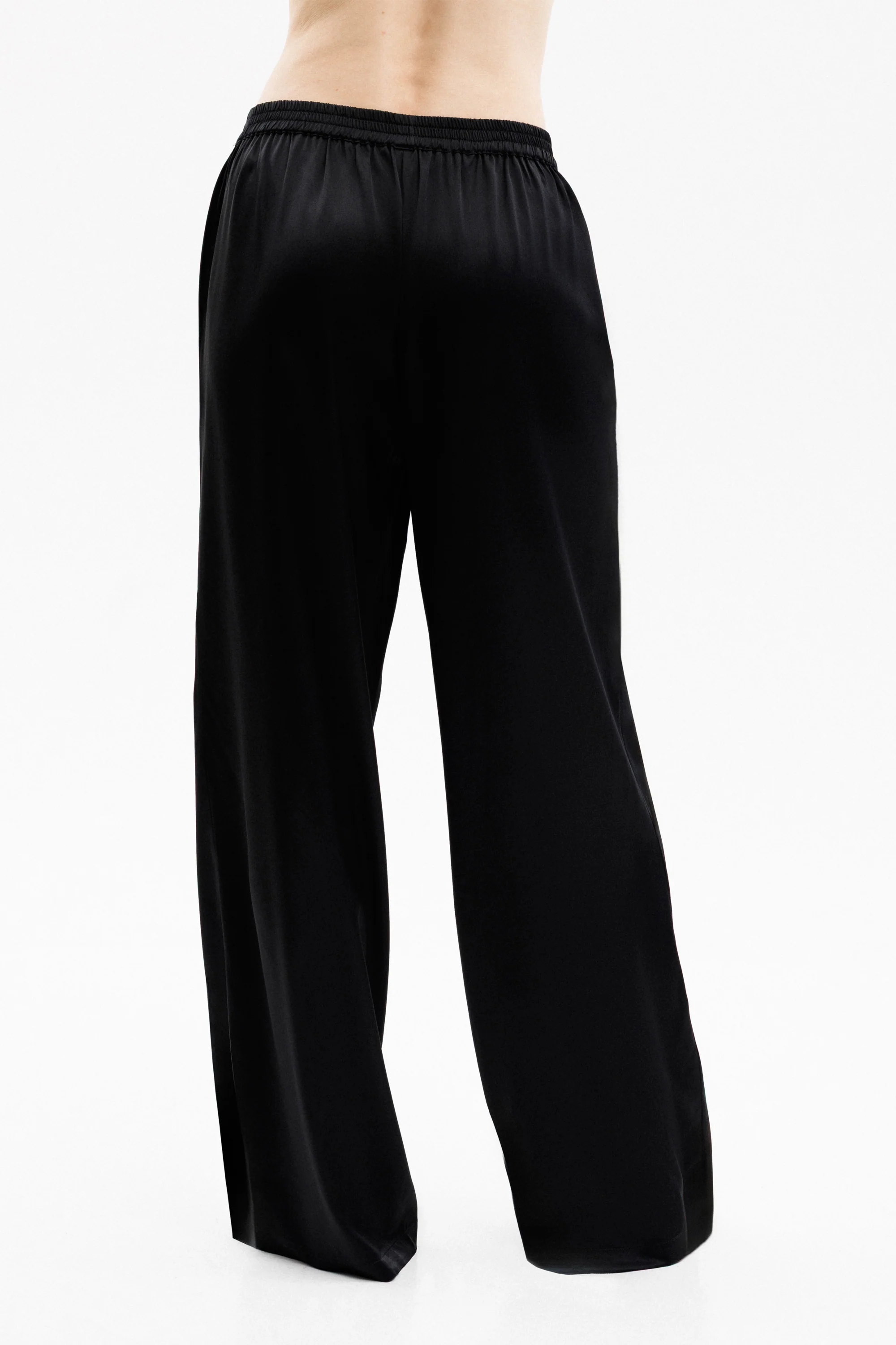 Silk Relaxed Pants in Black